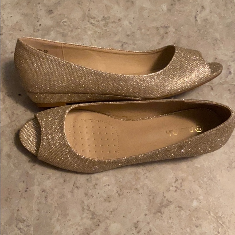 Open toed glitter gold flat- never worn